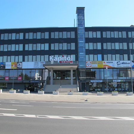 Hotel Kapitol モスト エクステリア 写真