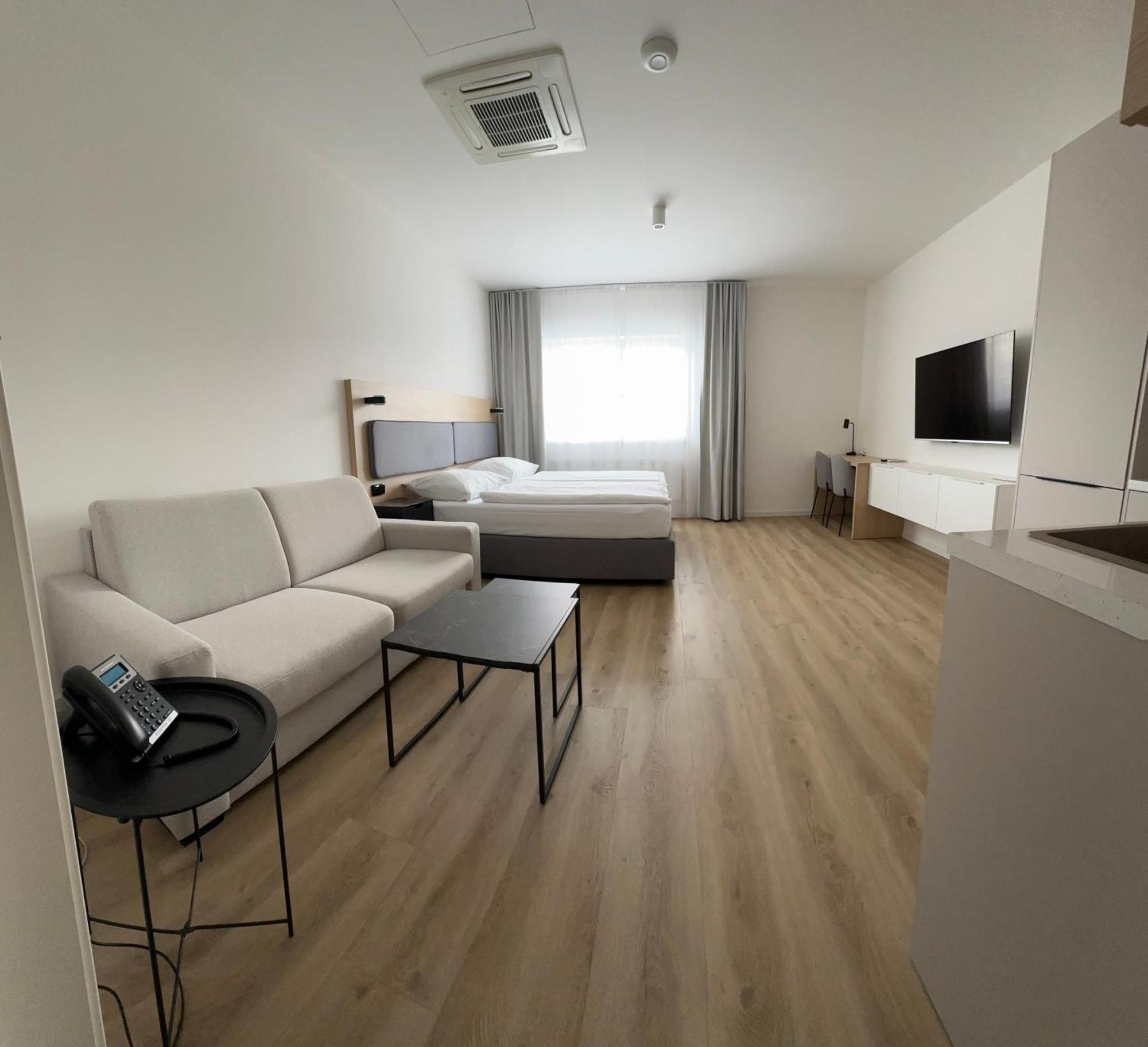 Hotel Kapitol モスト エクステリア 写真
