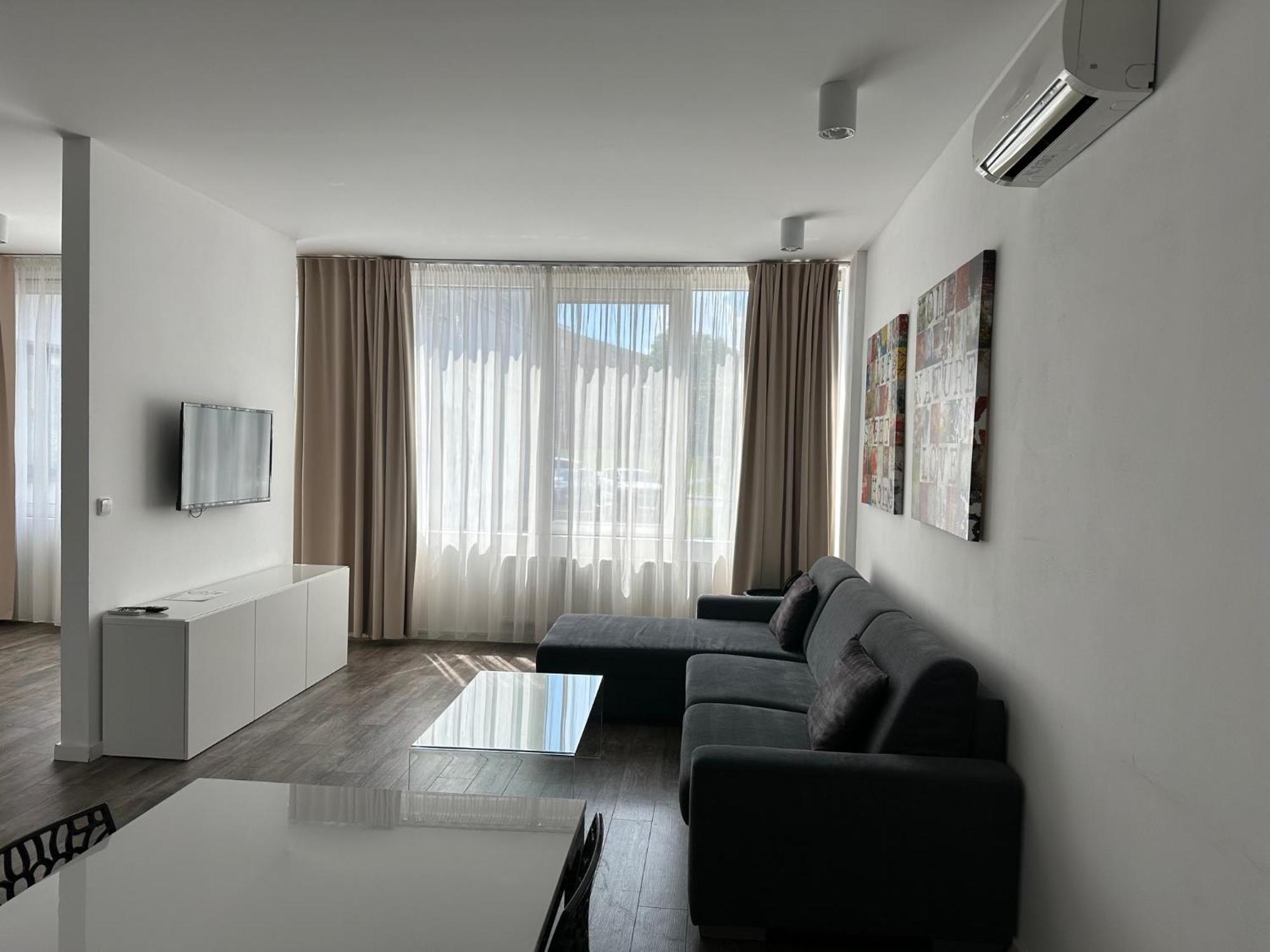 Hotel Kapitol モスト エクステリア 写真